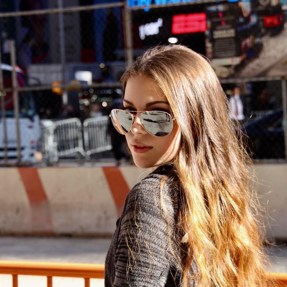 Meet your Posher, Rina
